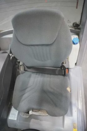 永恒力三轮前叉车