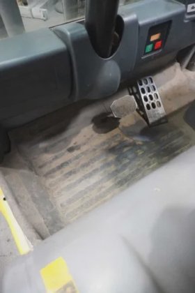 永恒力三轮前叉车