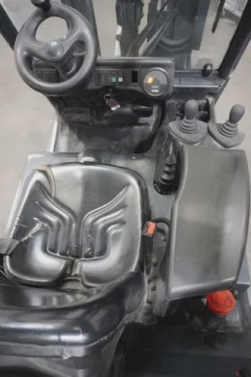 林德三轮前叉车