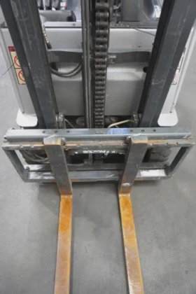 STILL 三轮前装载机