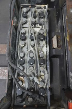 丰田低叉车驾驶室