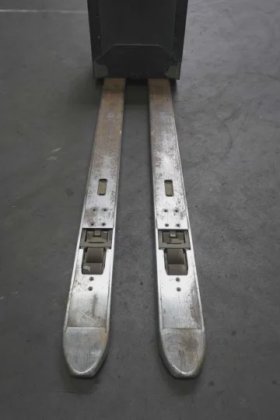 丰田低叉车驾驶室