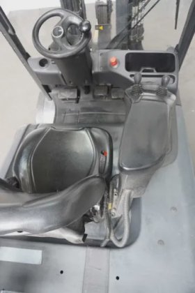 林德四轮前叉车