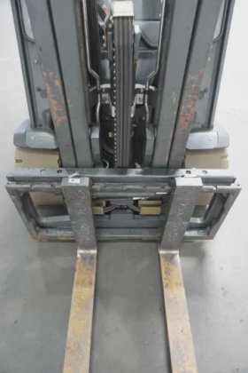 林德四轮前叉车