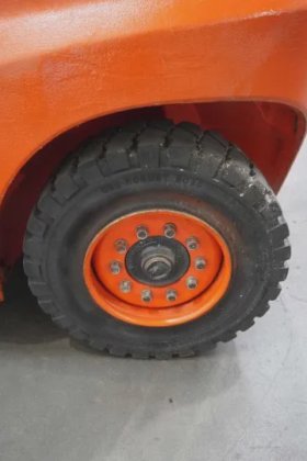 林德四轮前叉车