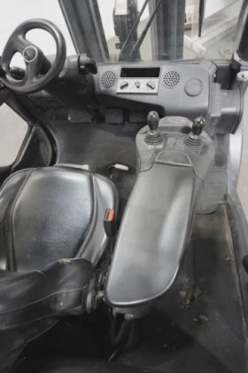 林德四轮前叉车