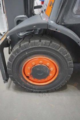 林德四轮前叉车