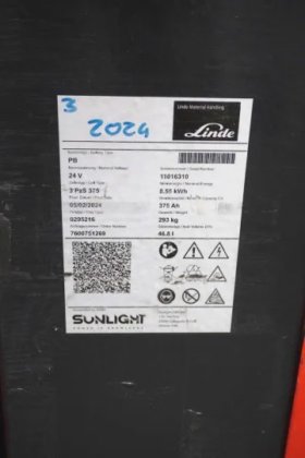 林德高举叉车驾驶室