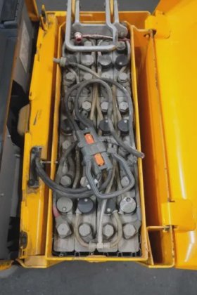 永恒力低叉车驾驶室