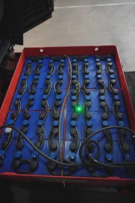 林德四轮前叉车