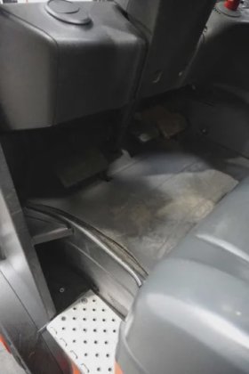 林德四轮前叉车