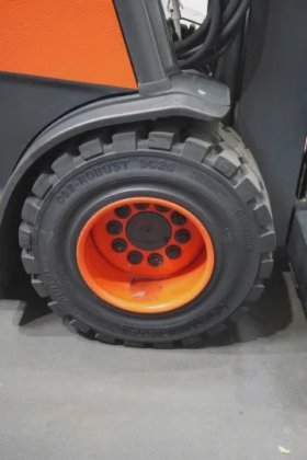 林德四轮前叉车