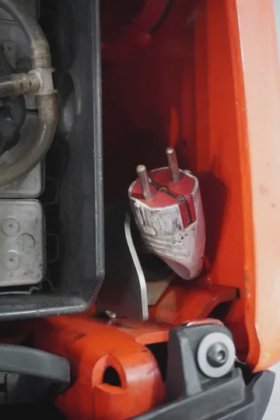 林德高举叉车牵引杆