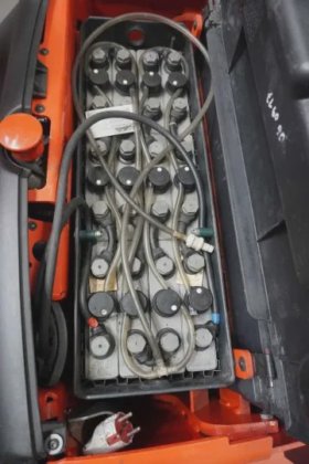 林德高举叉车牵引杆