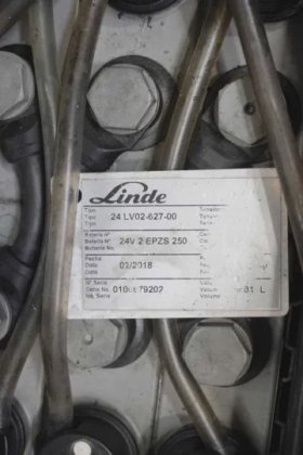 林德高举叉车牵引杆