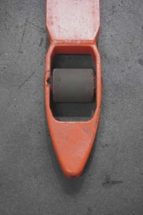 林德高举叉车牵引杆