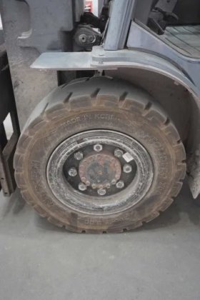 丰田四轮前装载机