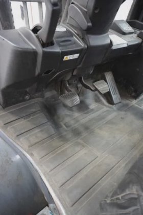 丰田四轮前装载机