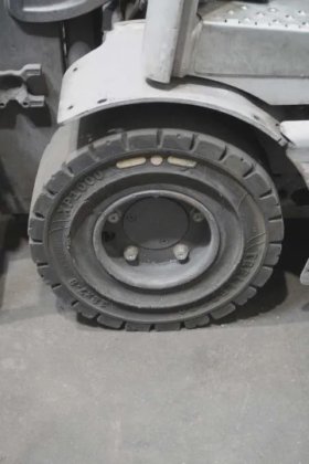 STILL 三轮前装载机