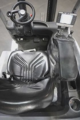 STILL 三轮前装载机