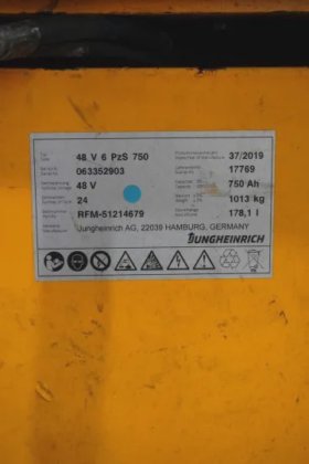 永恒力三轮前叉车