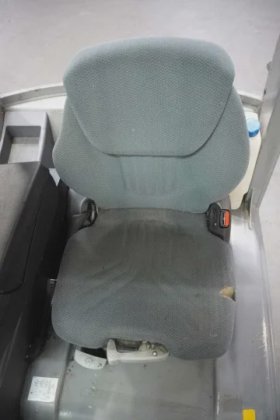 永恒力三轮前叉车