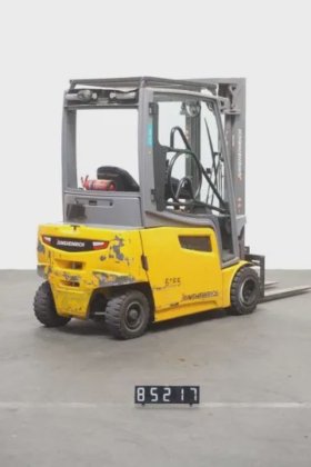 永恒力四轮前叉车