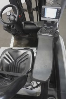 STILL 四轮前装载机