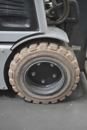 STILL 四轮前装载机