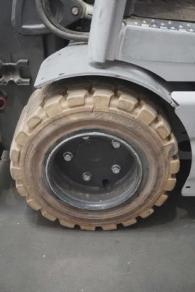 STILL 四轮前装载机