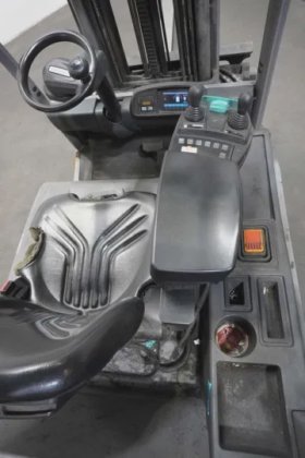 永恒力四轮前叉车