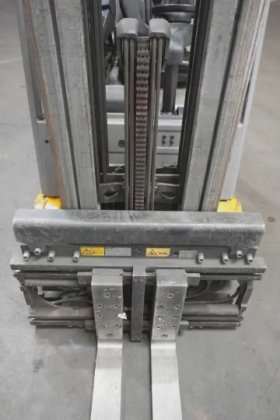 永恒力四轮前叉车