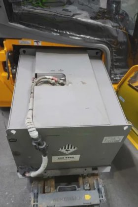 永恒力三轮前叉车