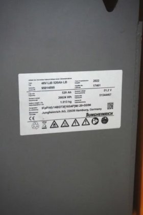 永恒力三轮前叉车