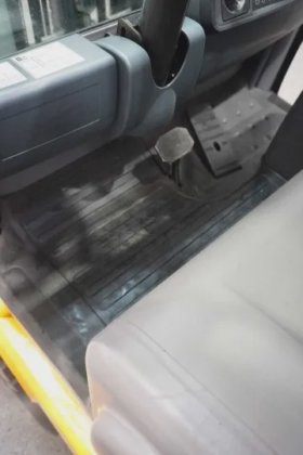 永恒力三轮前叉车