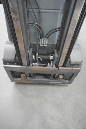 林德四轮前叉车