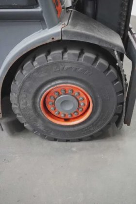 林德四轮前叉车