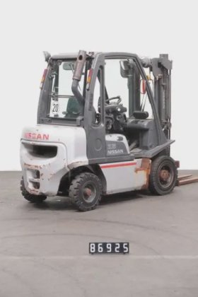 日产四轮前装载机