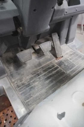 日产四轮前装载机