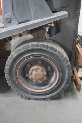 日产四轮前装载机