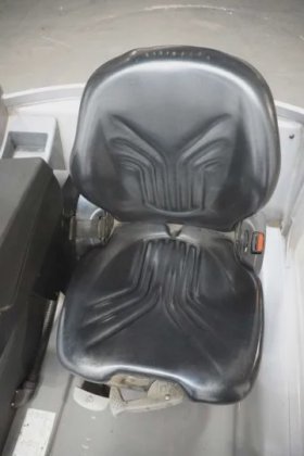 永恒力三轮前叉车