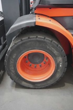 林德四轮前叉车