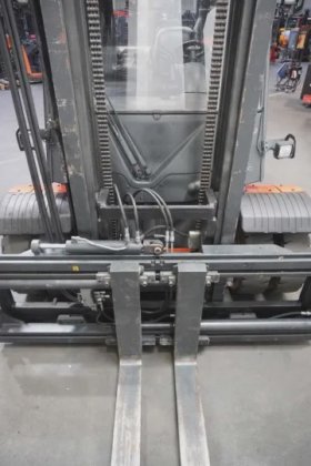 林德四轮前叉车