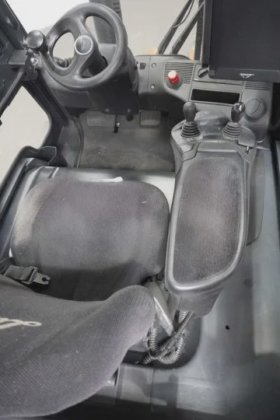 林德四轮前叉车