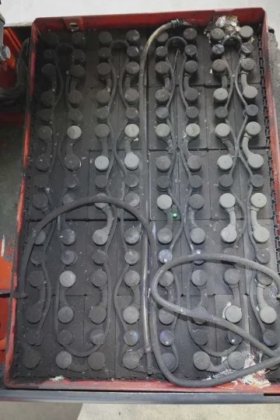 Linde 4-Radfrontstapler