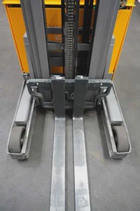 永恒力前移式叉车