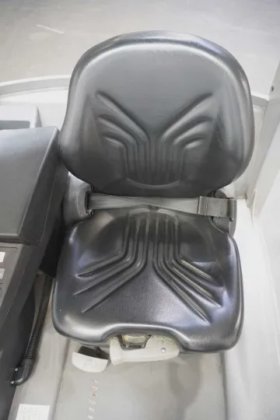 永恒力三轮前叉车