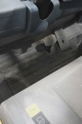 永恒力三轮前叉车