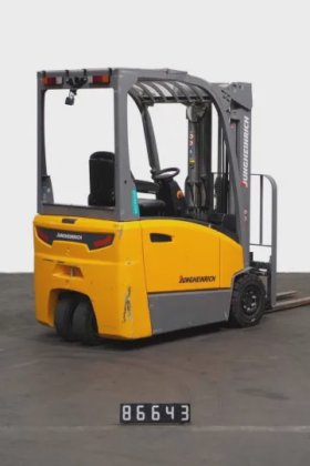 永恒力三轮前叉车