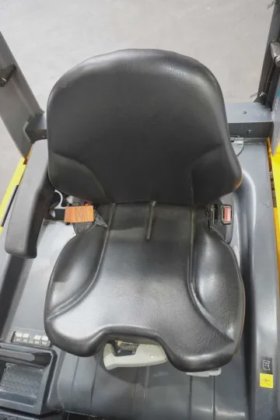 永恒力三轮前叉车